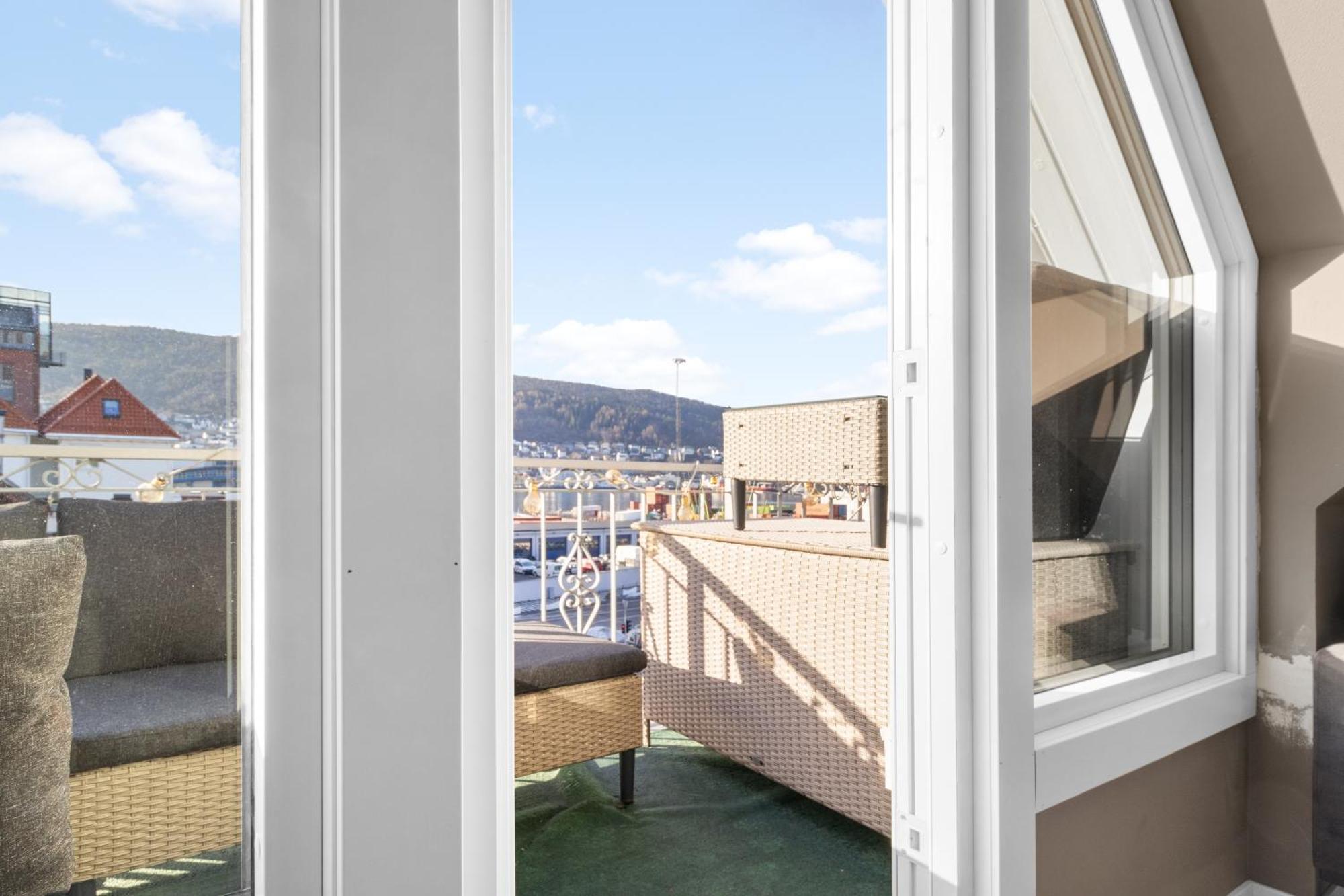 Penthouse Apartment In Bergen Exterior photo